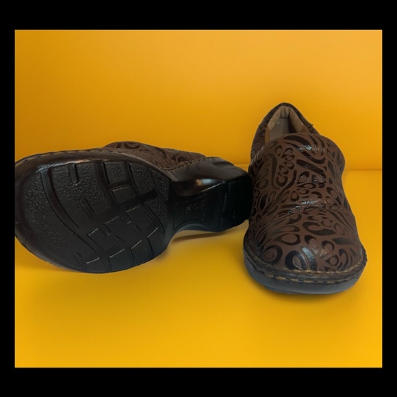 B.O.C. BORN Concept Women Brown Tooled Leather Comfort Nursing Clog...Sz 8.5 - Picture 9 of 14